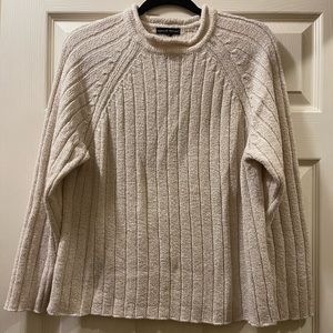 Carolyn Taylor Womens Beige Long Sleeves Crew Neck Knit Pullover Sweater Size M.